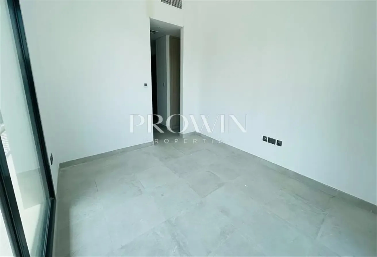 Vacant in Oct | Huge Study | Lowest Price Per Sqft