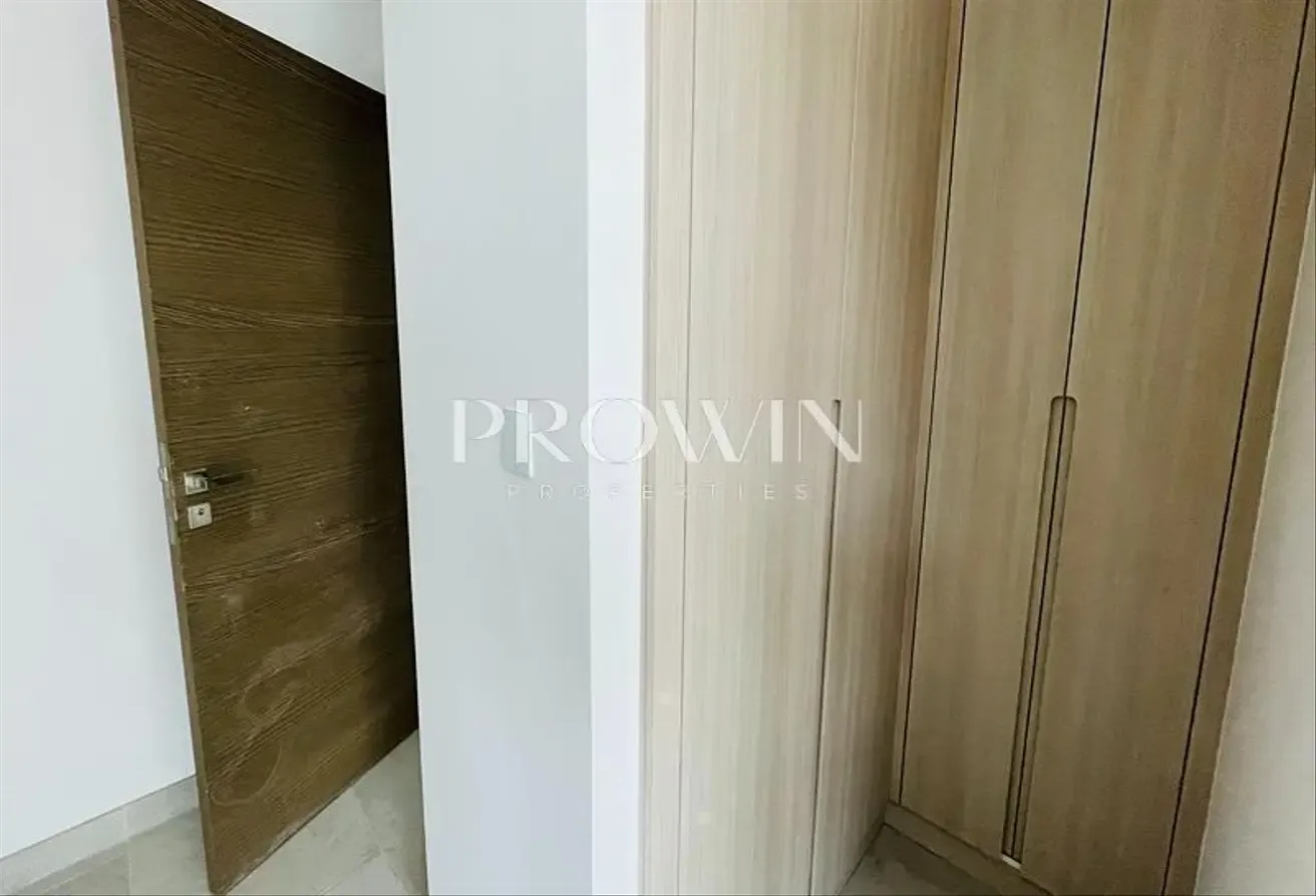 Vacant in Oct | Huge Study | Lowest Price Per Sqft