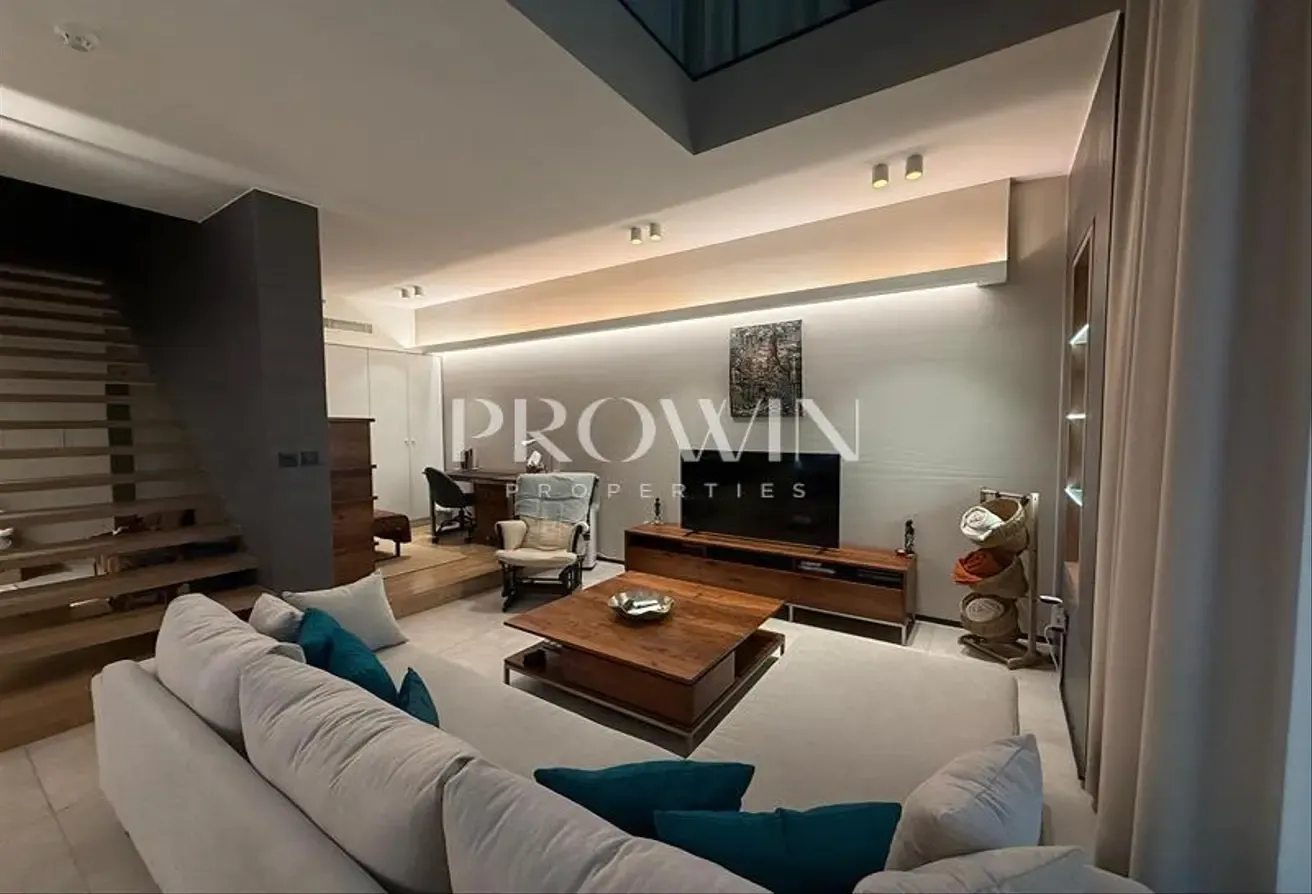 Semi Furnished | Upgraded Corner Unit | High Floor