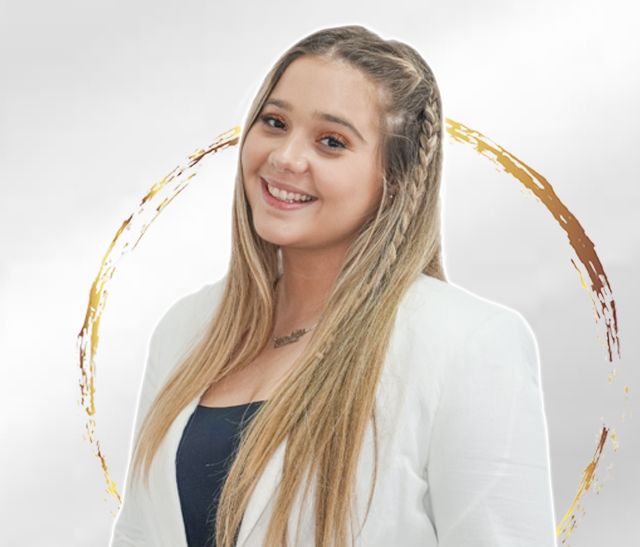  Charlotte De Aguiar