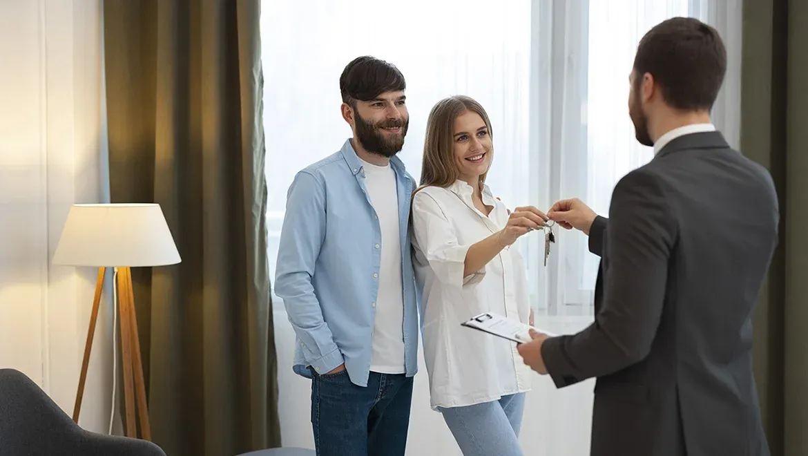 real-estate-agent
